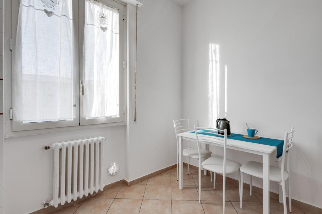 Lulli Cozy Apartment With Balcony Firenze Bagian luar foto