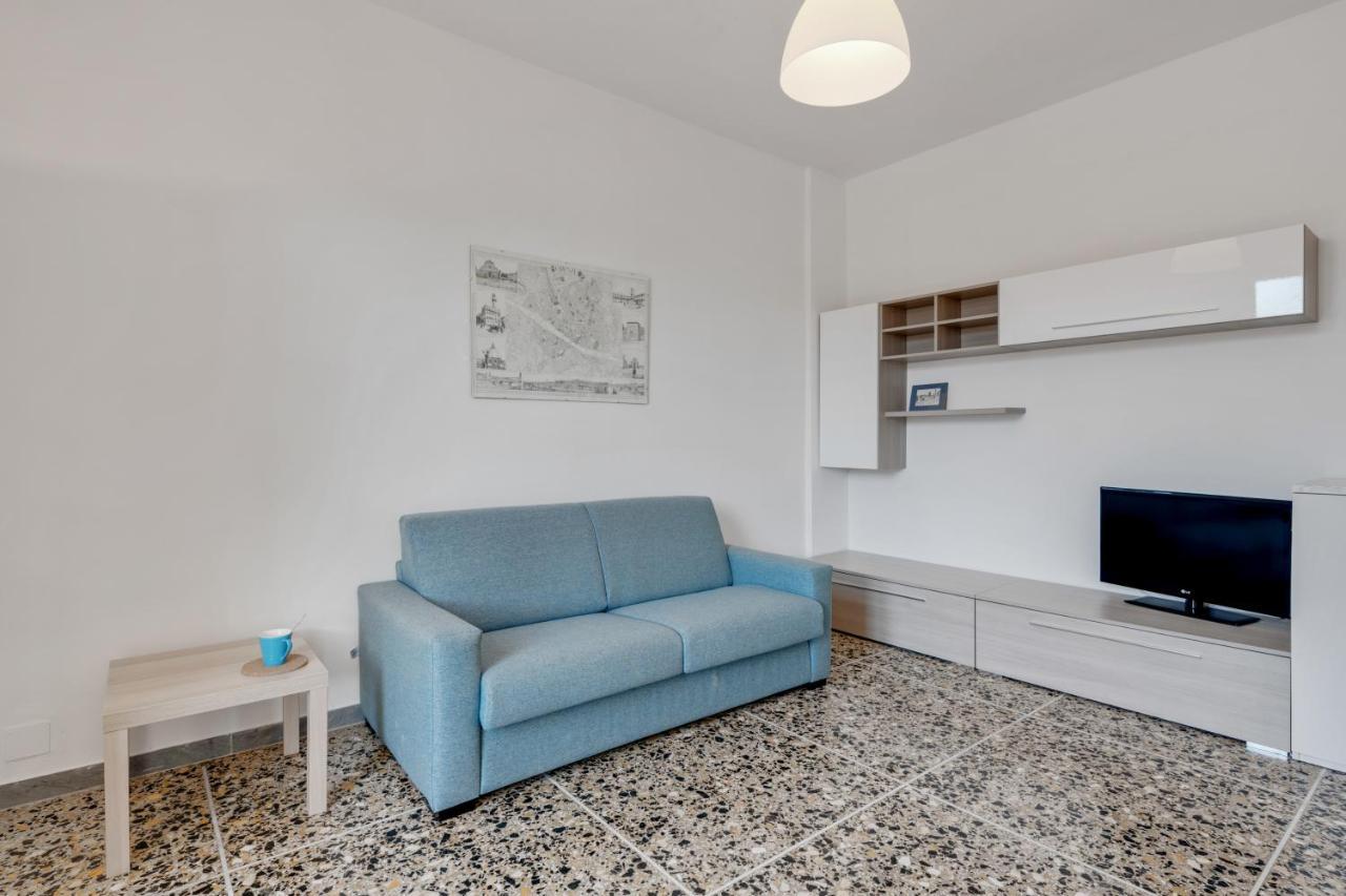 Lulli Cozy Apartment With Balcony Firenze Bagian luar foto