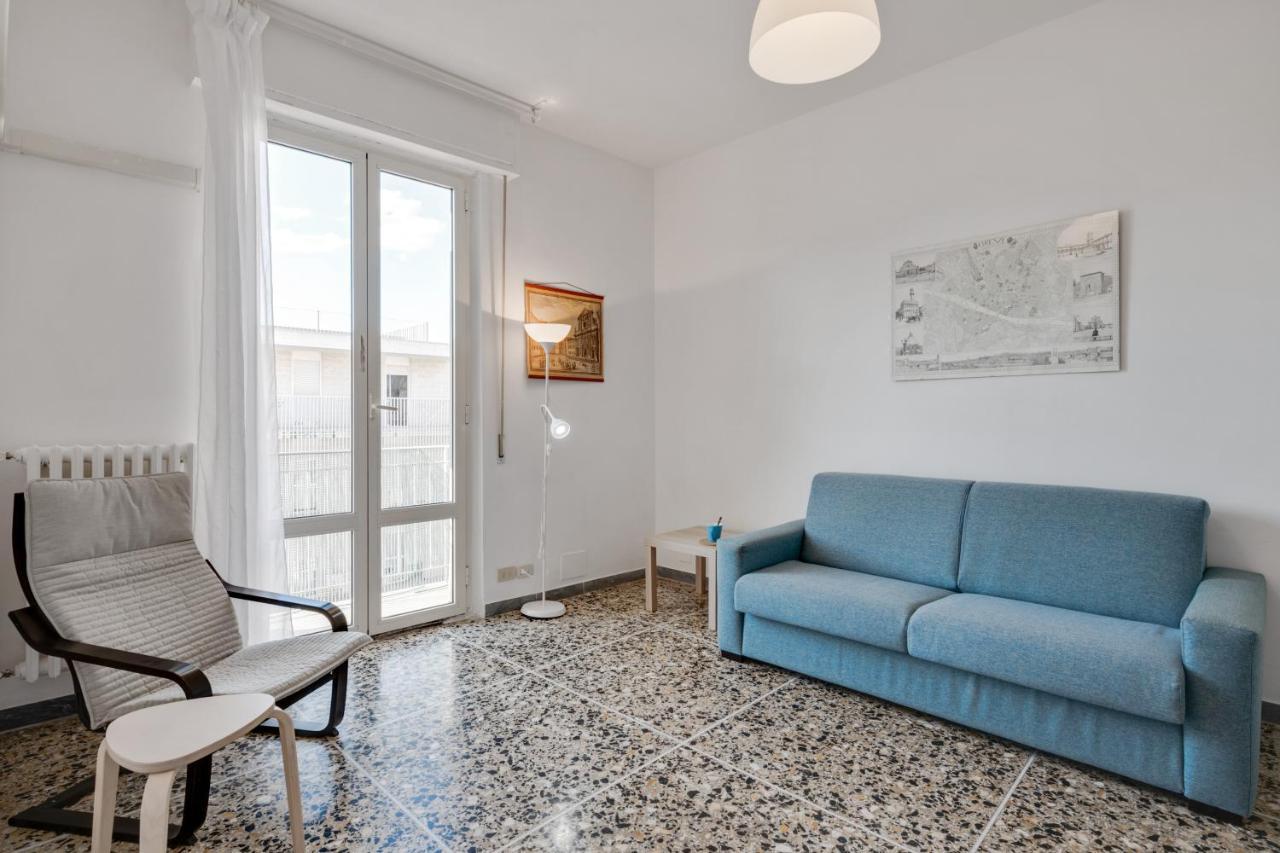 Lulli Cozy Apartment With Balcony Firenze Bagian luar foto