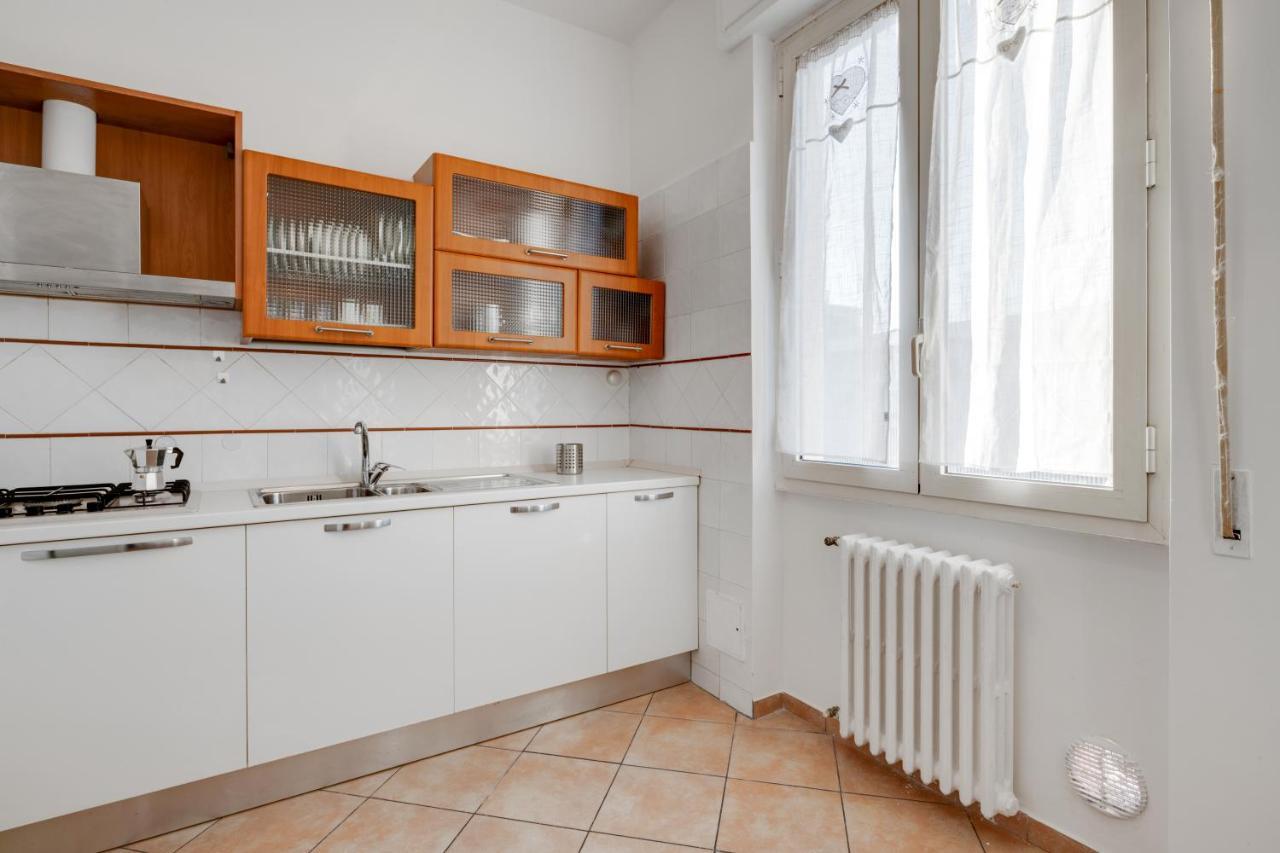 Lulli Cozy Apartment With Balcony Firenze Bagian luar foto